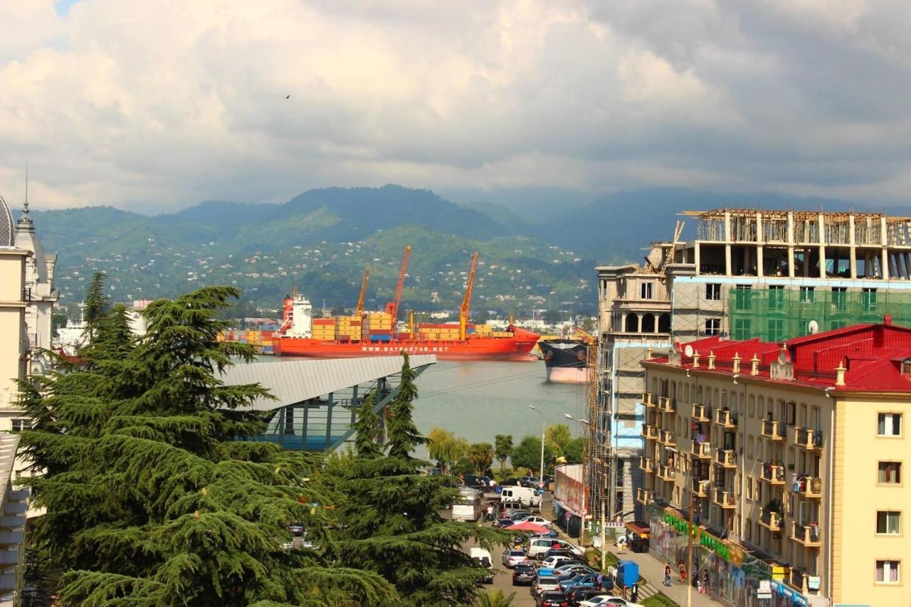 Hotel Light Palace Batumi Exterior foto