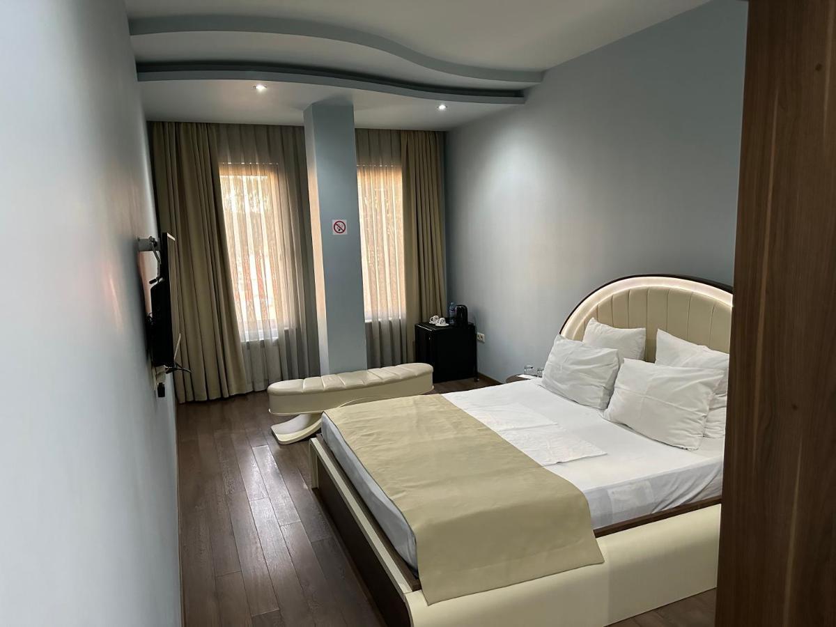 Hotel Light Palace Batumi Exterior foto