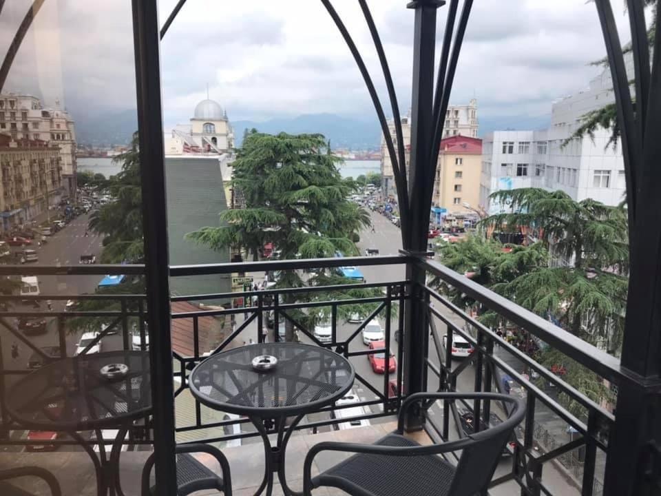Hotel Light Palace Batumi Exterior foto
